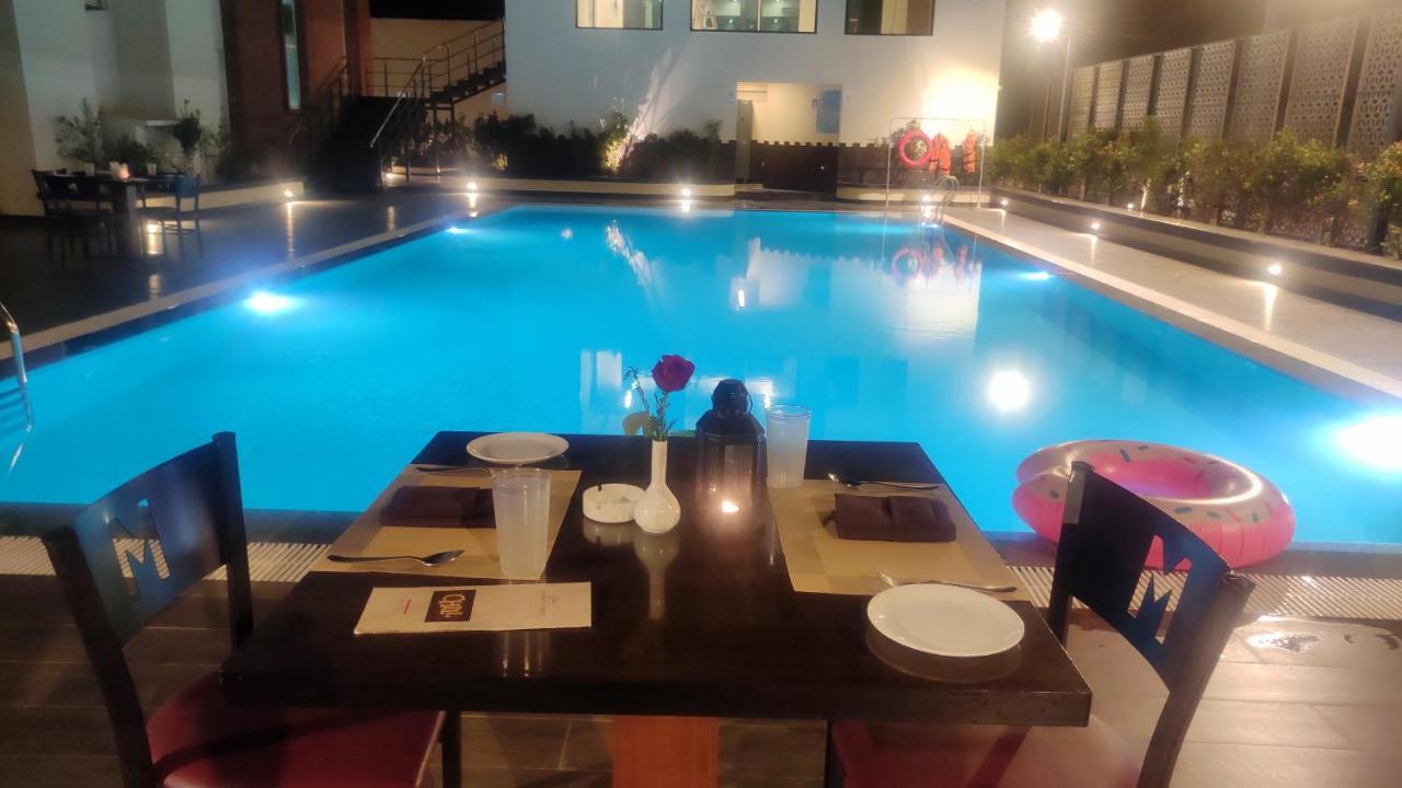 Manjeera Sarovar Premiere Hotel Rajahmundry Exterior photo